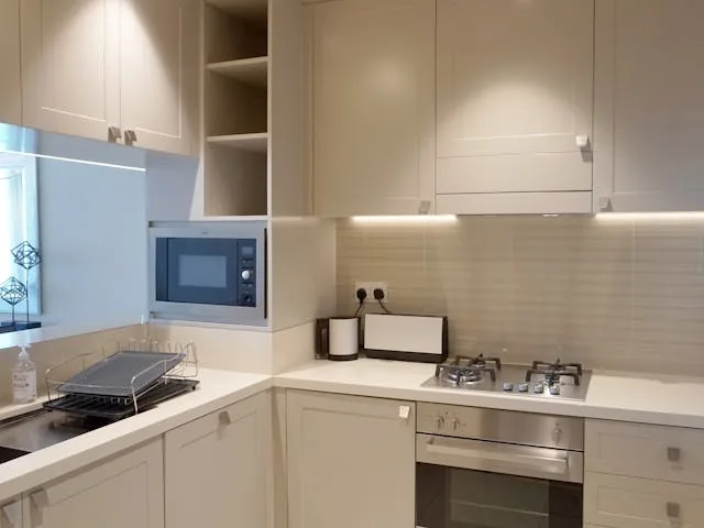 kitchen with white countertops2